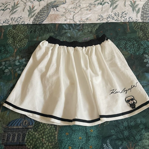 Karl Lagerfeld skirt white, like new, size M