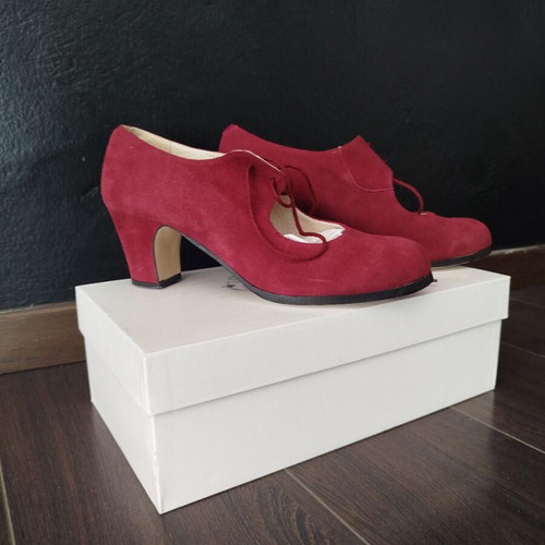 Flamenco dance shoes, size 39, red