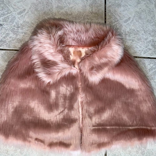 Pink synthetic fur cape onesize, excellent condition