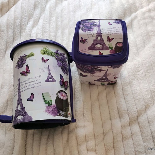 Souvenir de Paris trash bins like new, set of 2 pieces