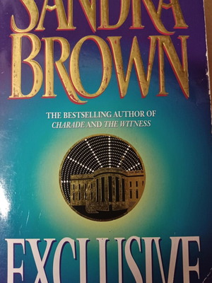 Βιβλίο Sandra Brown Exclusive σαν καινούργιο, στα Αγγλικά