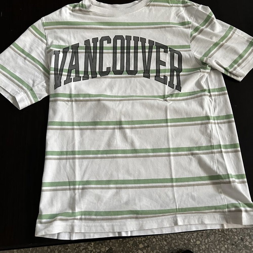 Vancouver T-shirt like new, size L, multicolor