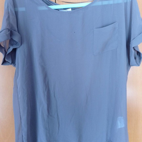 Women's blouses like new, 2 pieces with short sleeves