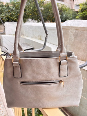 Women's handbag like new, gray, with multiple compartments and large capacity