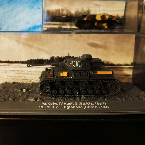 WWII tank 1/72 like new with its magazine