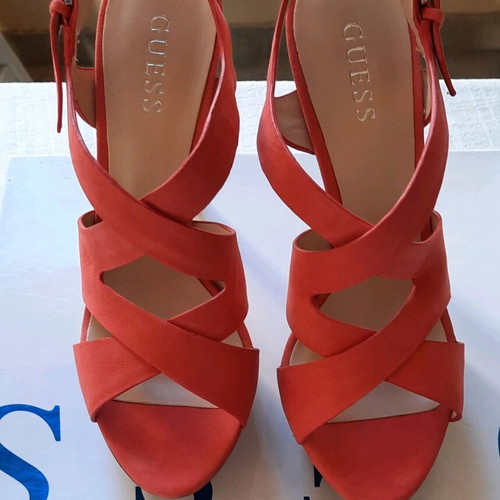 Guess sandals new, size 39, coral color with dust bag