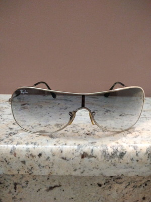 Ray-Ban RB3211 sunglasses like new with case and cleaning cloth
