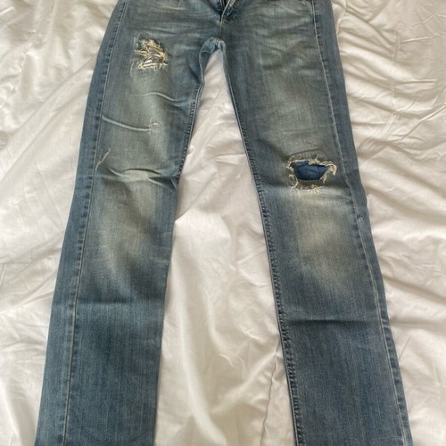 Sisley jeans like new with rips size 28