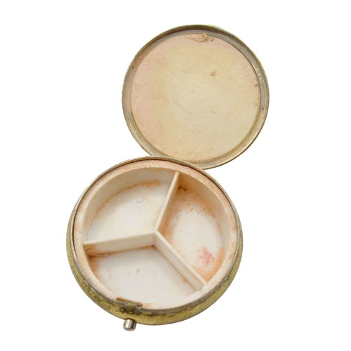 Vintage Cameo Pill Box like new with Romantic Dancing Couple