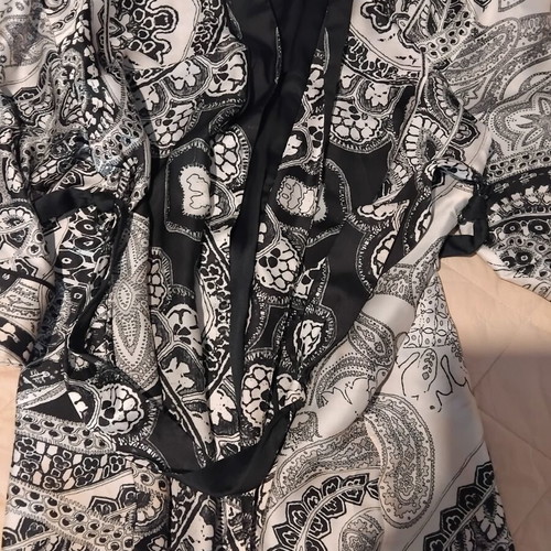 Zara kimono satin texture small size like new with belt