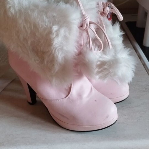 Pink boots with fur used, size 36