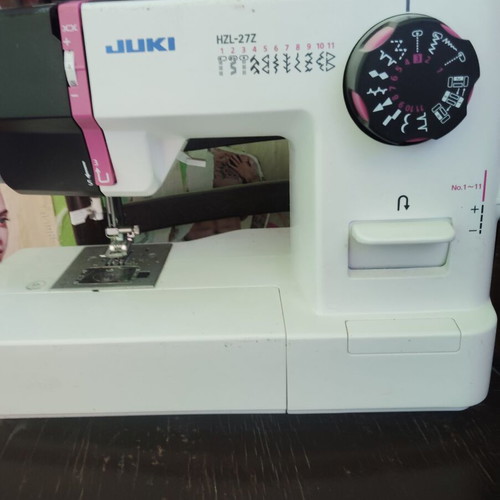 JUKI HZL27Z Sewing Machine like new, automatic, ideal for home use
