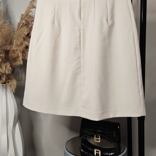 Mini skirt skater by Mind Matter like new, beige, size M