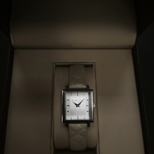 Burberry Classic Watch women’s BUR395929 new, white leather strap