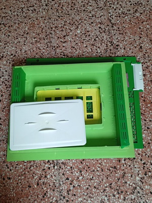 Beekeeping plastic roof feeder Technoset new