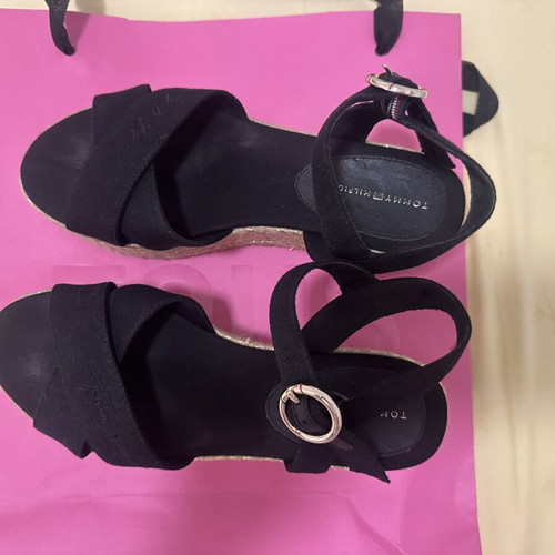 Tommy Hilfiger platform sandals used, size 37, black with gold details