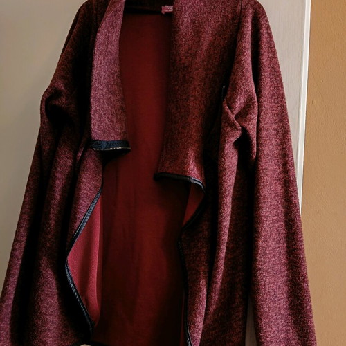 Burgundy cardigan used, size M