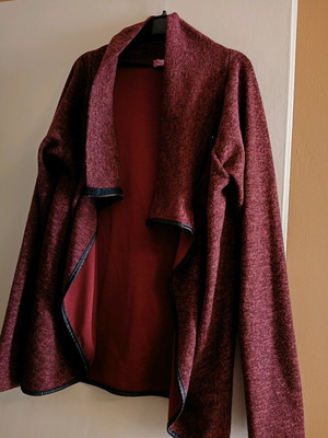 Burgundy cardigan used, size M