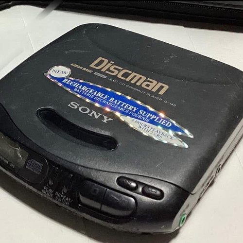 Sony Diskman D-143 used with rechargeable battery
