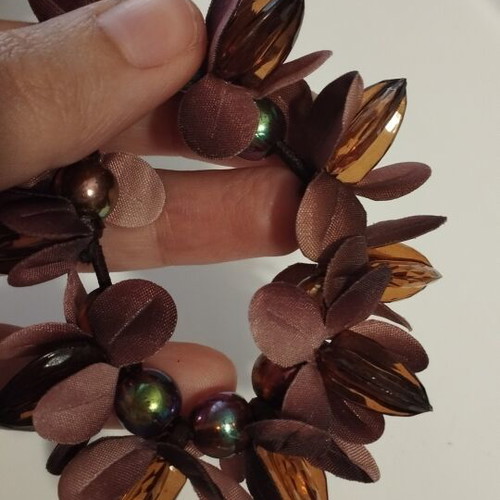 Boho hair accessories set of 2 with beads and petals, new, rotten apple color