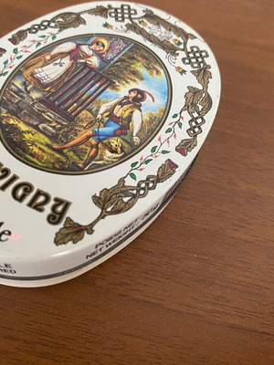 Vintage οβάλ κουτάκι από καραμέλες σαν καινούργιο