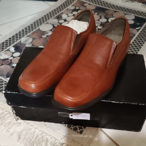 Shoes (code 490)