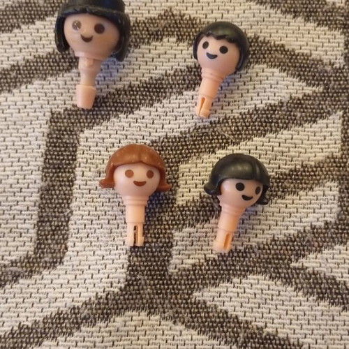 Playmobil heads used, woman and children