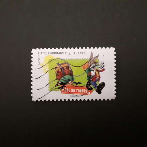 Looney Tunes stamp set of 3 like new (France)