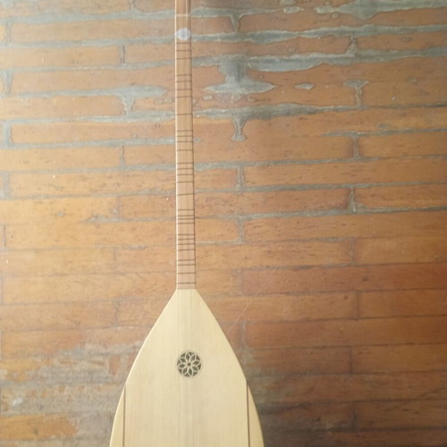 Tambouras with case and accessories like new