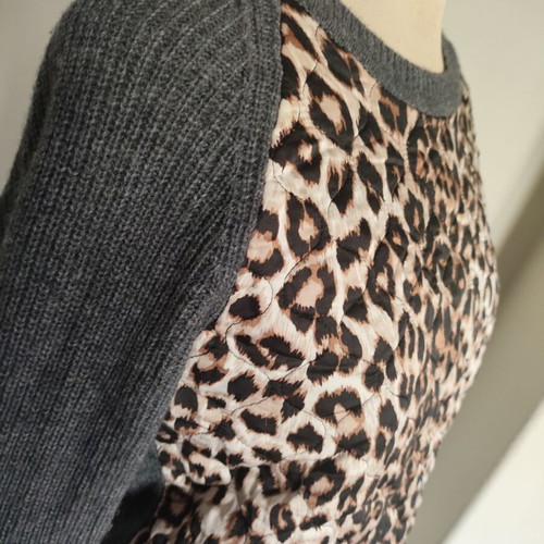 Jucca Grey Wool Cashmere Sweater with Animal Pattern S Like New
