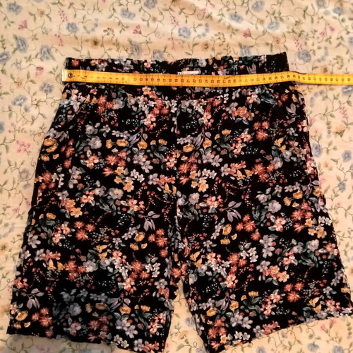 Soft shorts with pockets used, multicolor, size M