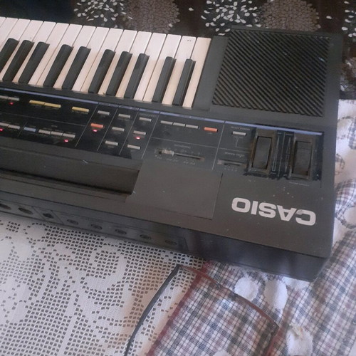 Casio Casiotone CT 5500 keyboard used with pedal and multiple rhythms