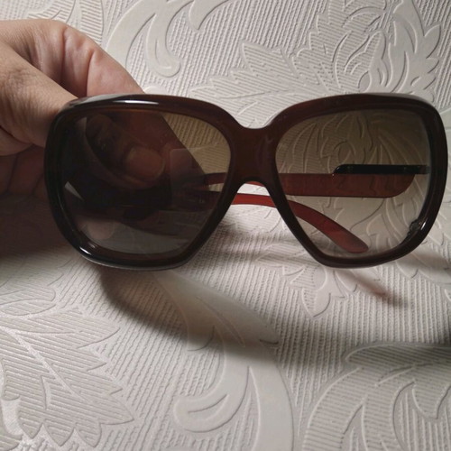 Burberry sunglasses like new, brown acetate frame