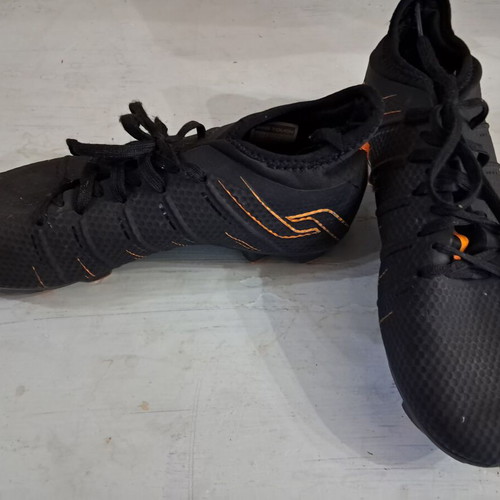Pro Touch kids football shoes No 36 used, black orange