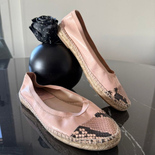 Ras pink leather ballet flats used with snake cap toe size 40