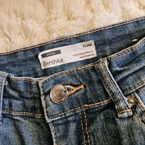 Bershka dark blue flared jeans like new