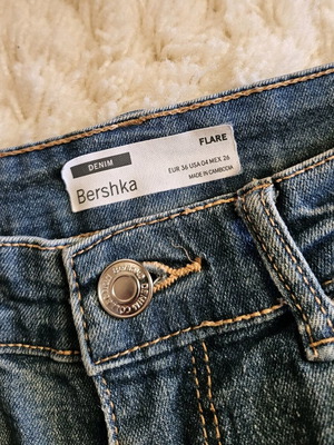 Bershka dark blue flared jeans like new