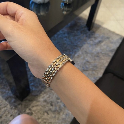 Silver wristwatch with new battery, women's