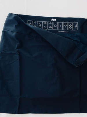 Calm by Crew skirt-shorts new size M black
