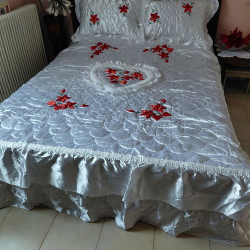 Vintage bedspread for double bed like new with pillows