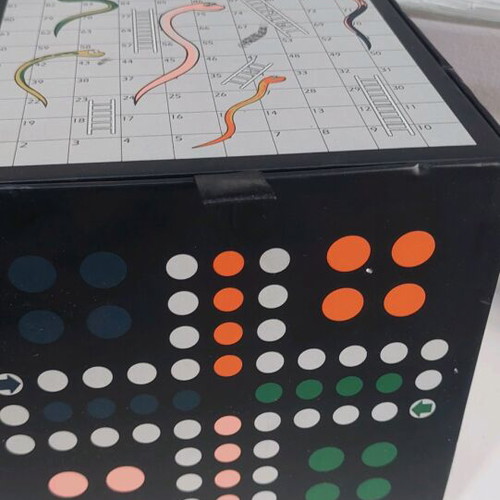 6-in-1 multi-board game cube used with classic games