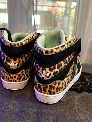 Adidas World Famous Leopard HI shoes used, size 41, multicolor
