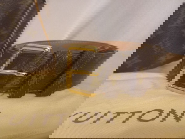 Συλλεκτική ζώνη Louis Vuitton