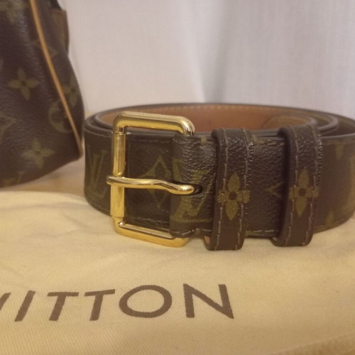 Louis Vuitton belt collectible like new, brown, size S