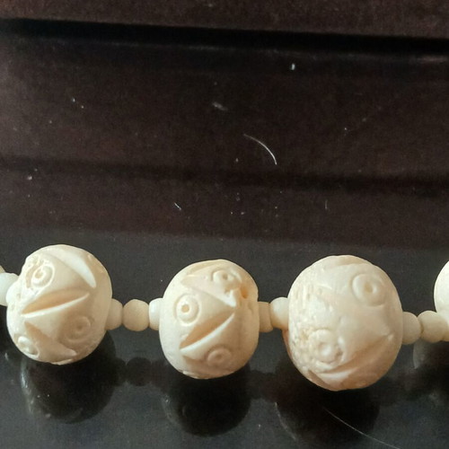Vintage necklace made of camel bone, 44 cm, like new