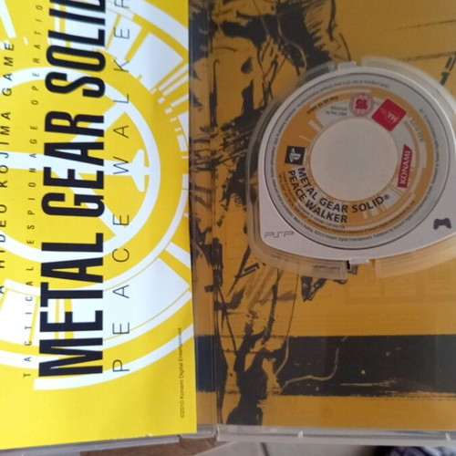 Metal Gear Solid Peace Walker PSP game like new