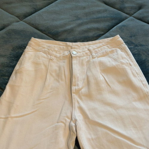 Shein White High-Waisted Mom Fit Jeans like new, size M