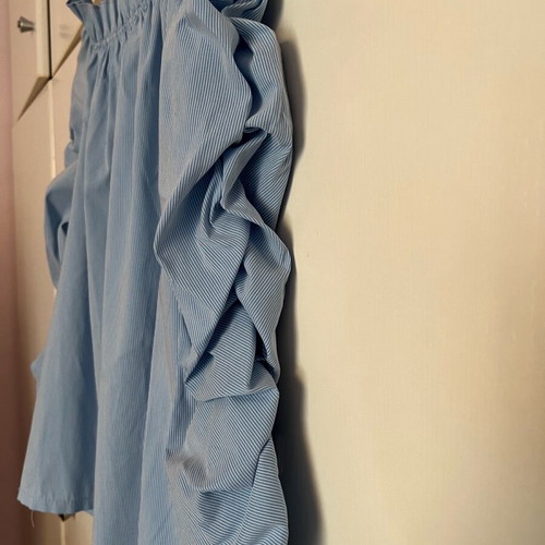 Women's shirt like new, white and turquoise, buttonless design