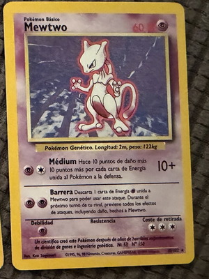 Mewtwo Base Set Holo Pokemon card, Spanish