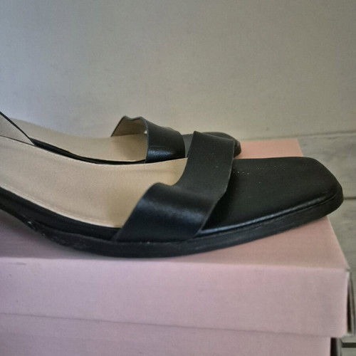 Women's leather sandals like new, size 40.5, black